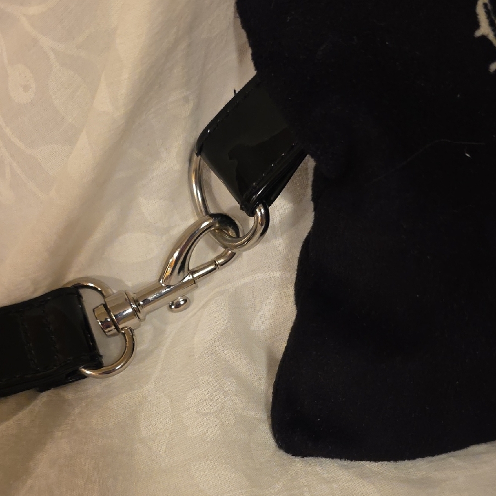 Pirates Of The Caribbean Wristlet Disney Parks Authentic [2/$20] - Picture 4 of 7